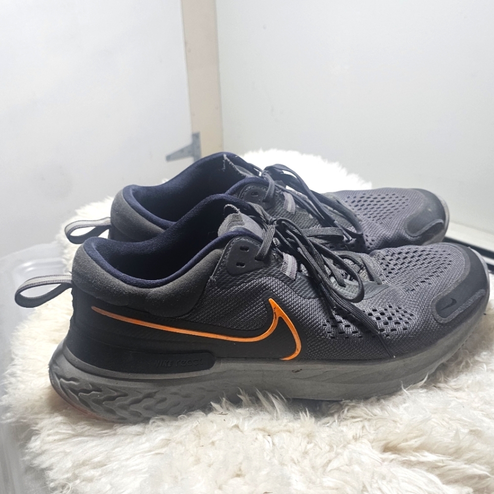 Nike Running Shoes Size 10.5